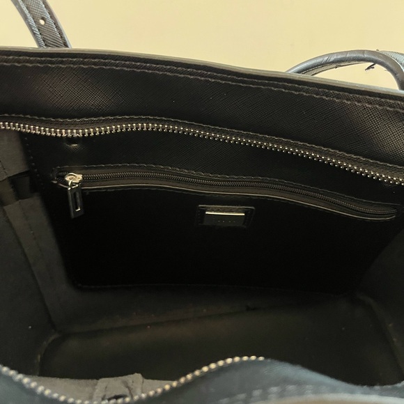 Guess Delaney Black Medium Classic Tote Bag - Picture 7 of 16